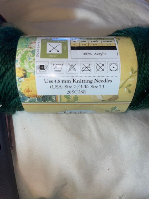 Yarn Bee Yarn SOFT SECRET – 6 oz / 170g / 370yd / 338m Acrylic
