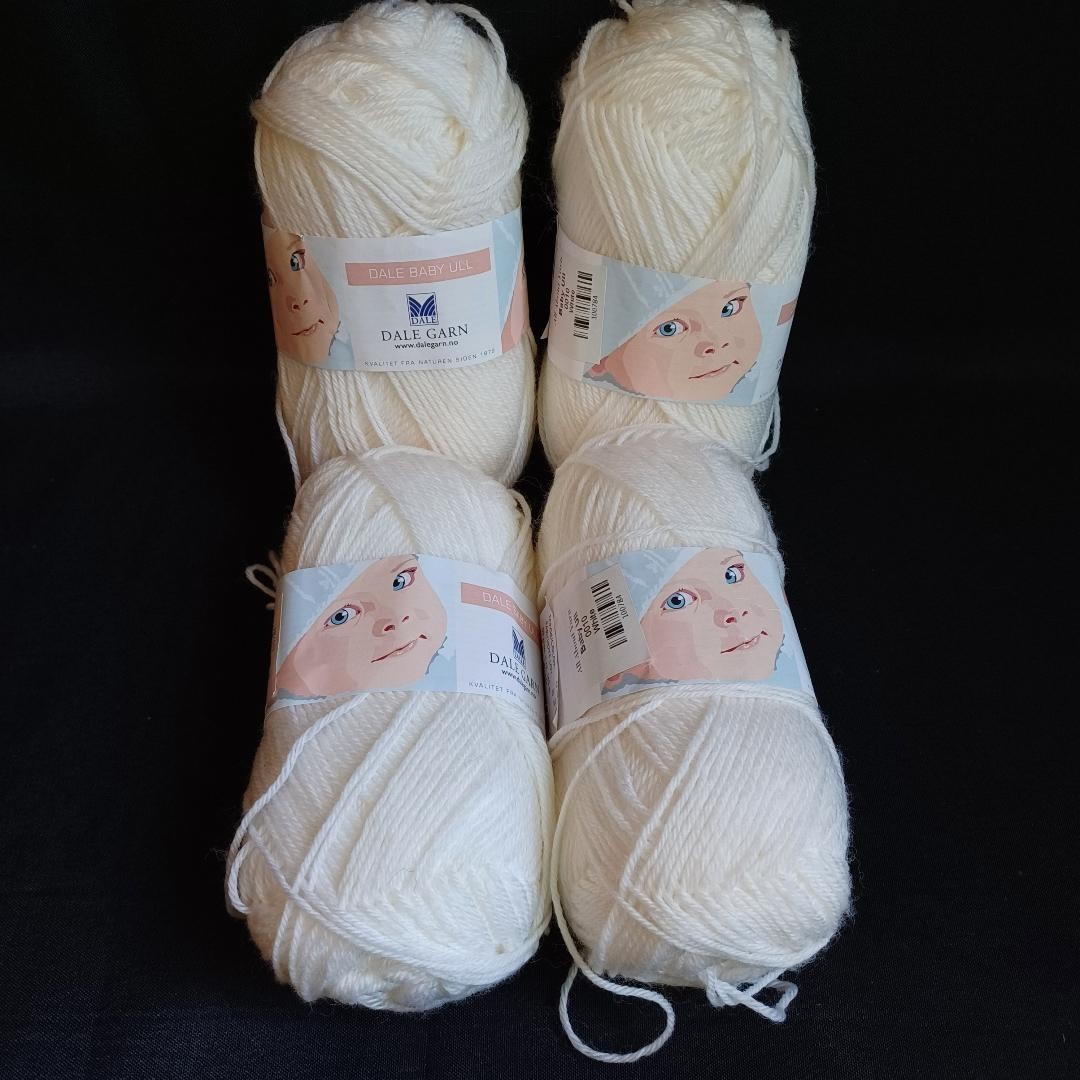 Dalegarn Baby Ull 100% Wool Yarn #0010 White Lot of 4 Skeins 50gr 180 Yards New