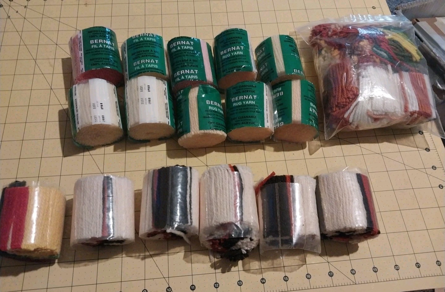 Lot Of 16 Pre Cut Rug Yarns In Plastic Bernat And Unbranded & Loose Yarn