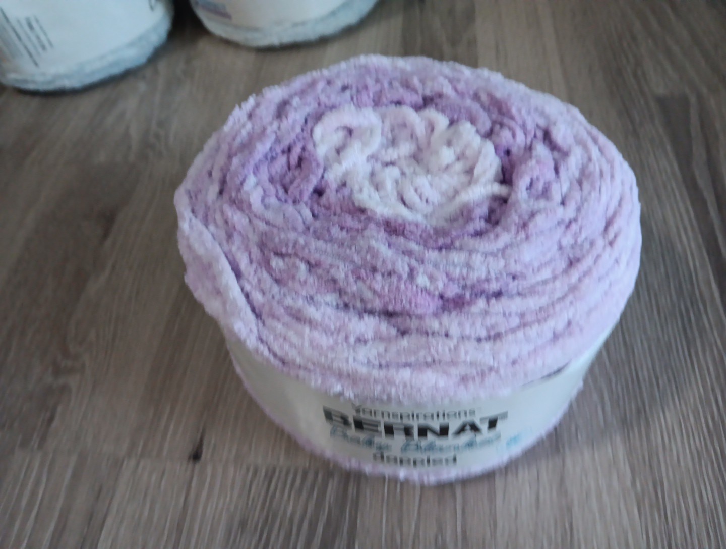 BERNAT Baby Blanket Dappled Yarn, CROCUS FAERIE, 1 CAKE, 10.5 oz 220 Yds, NEW
