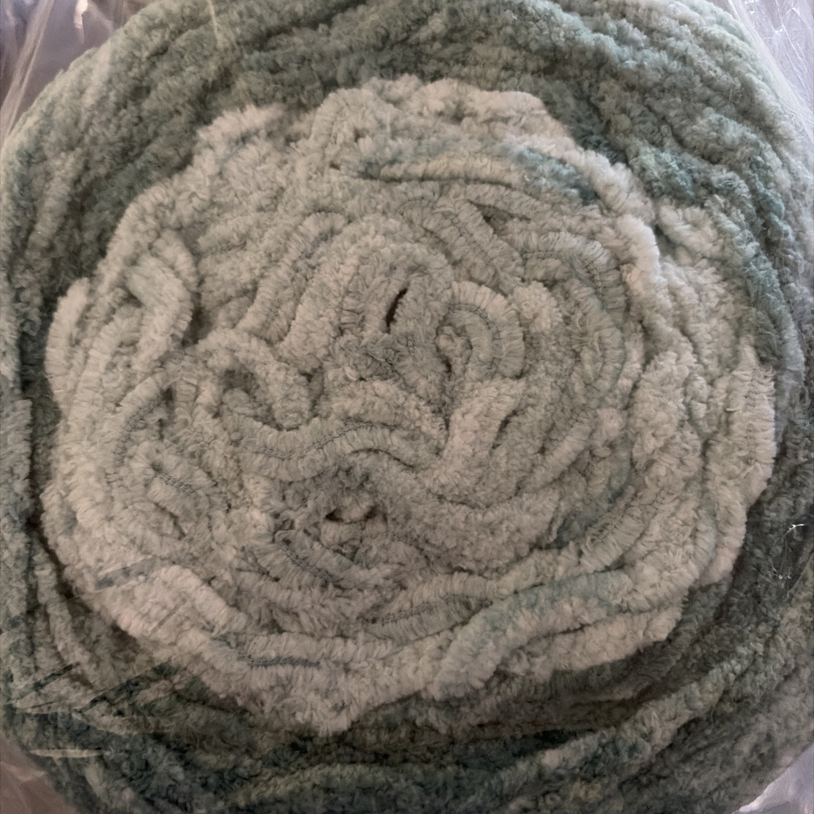 Bernat Baby Blanket Dappled Yarn Misty Jungle Gree #6 Super Bulky 10.5 oz