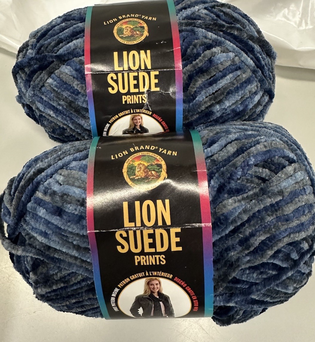 Lion Brand Suede Prints “Seacrest” 78g 111yds Soft Polyester Bulky 5 – Lot Of 2