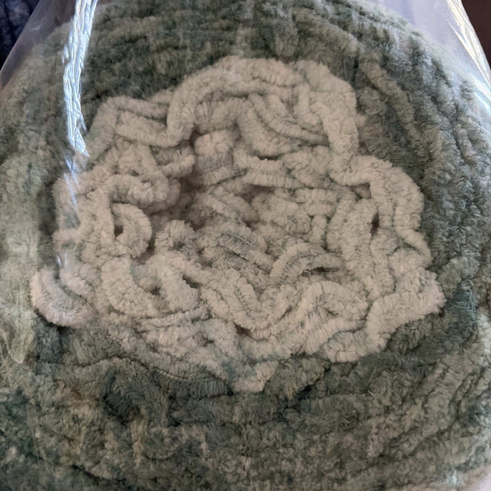 Bernat Baby Blanket Dappled Yarn Misty Jungle Gree #6 Super Bulky 10.5 oz