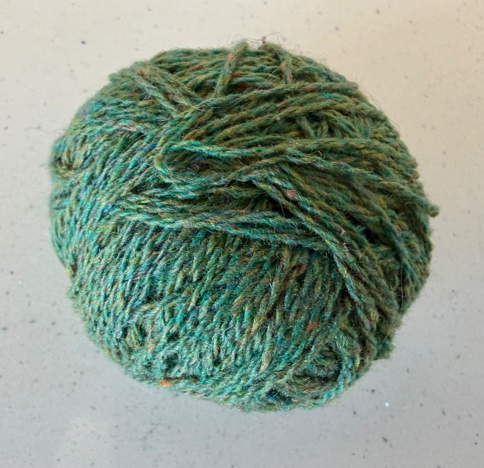 Donegal Lambswool Yarn 25g Green Tweed (No label)